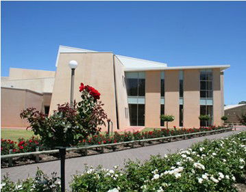 Lumen Christi College - Melbourne Private Schools 1