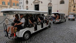 Major city eyes crackdown on golf cart tours as furious locals push back Melbourne Private Schools