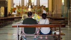 Tourist's church clothing hack leaves travelers sharply divided over sacred-site etiquette Melbourne Private Schools